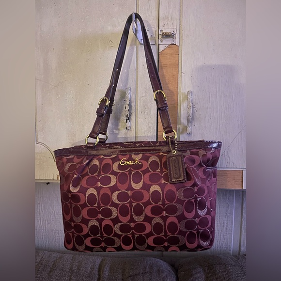 Coach Bag - Picture 1 of 8